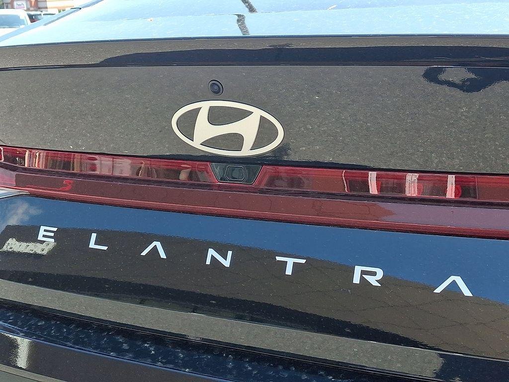 New 2026 Abyss Black Hyundai SEL Sport image 11