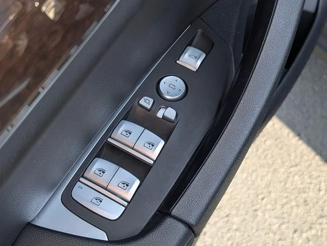 Used 2023 Black BMW sDrive30i image 19