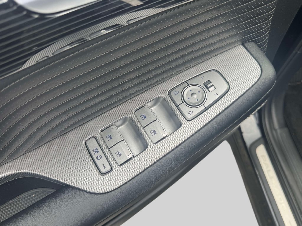 Used 2024 Black Hyundai Calligraphy image 15