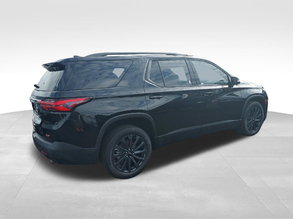 Used 2022 MOSAIC BLACK METALLIC Chevrolet RS image 5