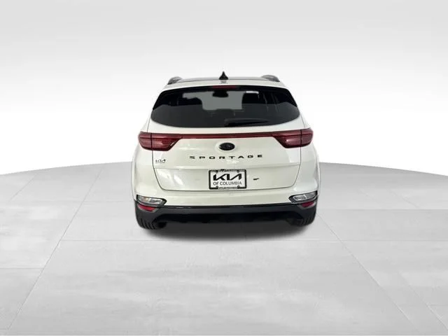 Used 2022 White Kia Nightfall image 8