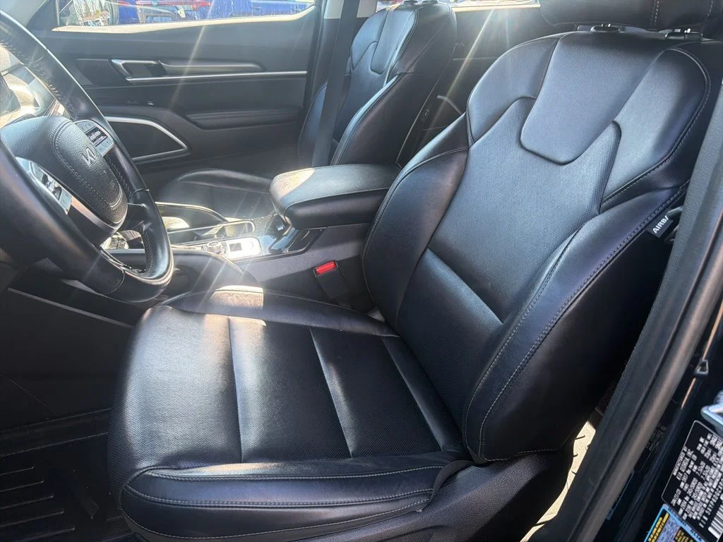 Used 2023 Ebony Black Kia S image 13