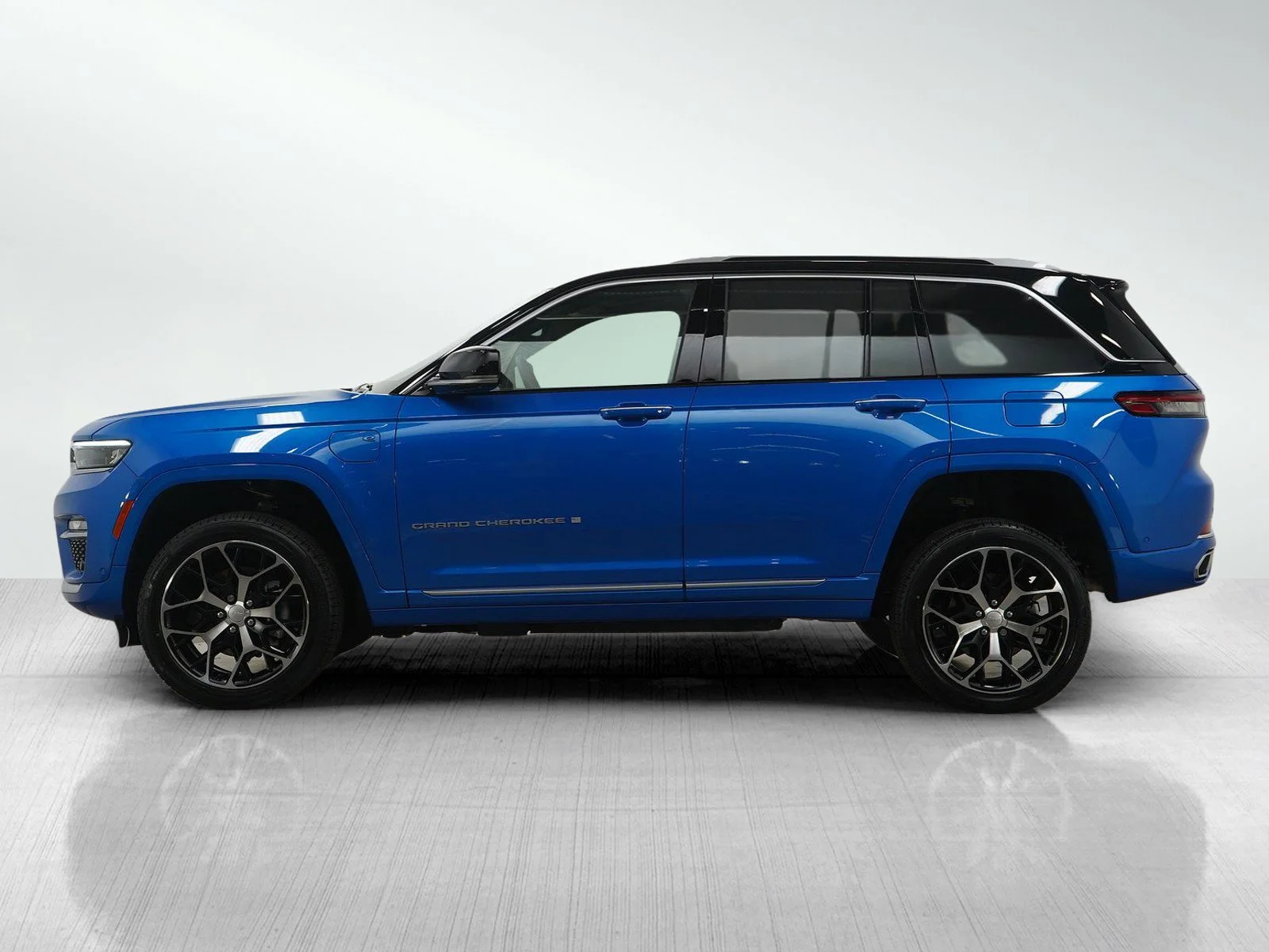 Used 2023 Jeep Grand Cherokee Summit Reserve 4xe with VIN 1C4RJYE62P8771636 for sale in Hopkins, Minnesota