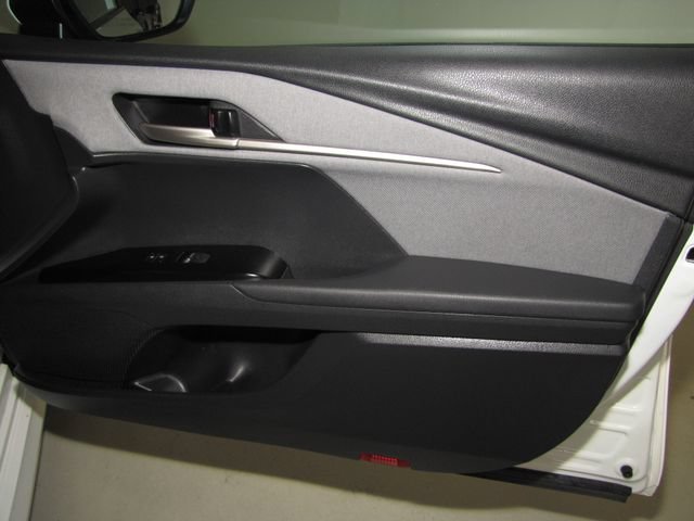 Used 2025 White Toyota  image 21
