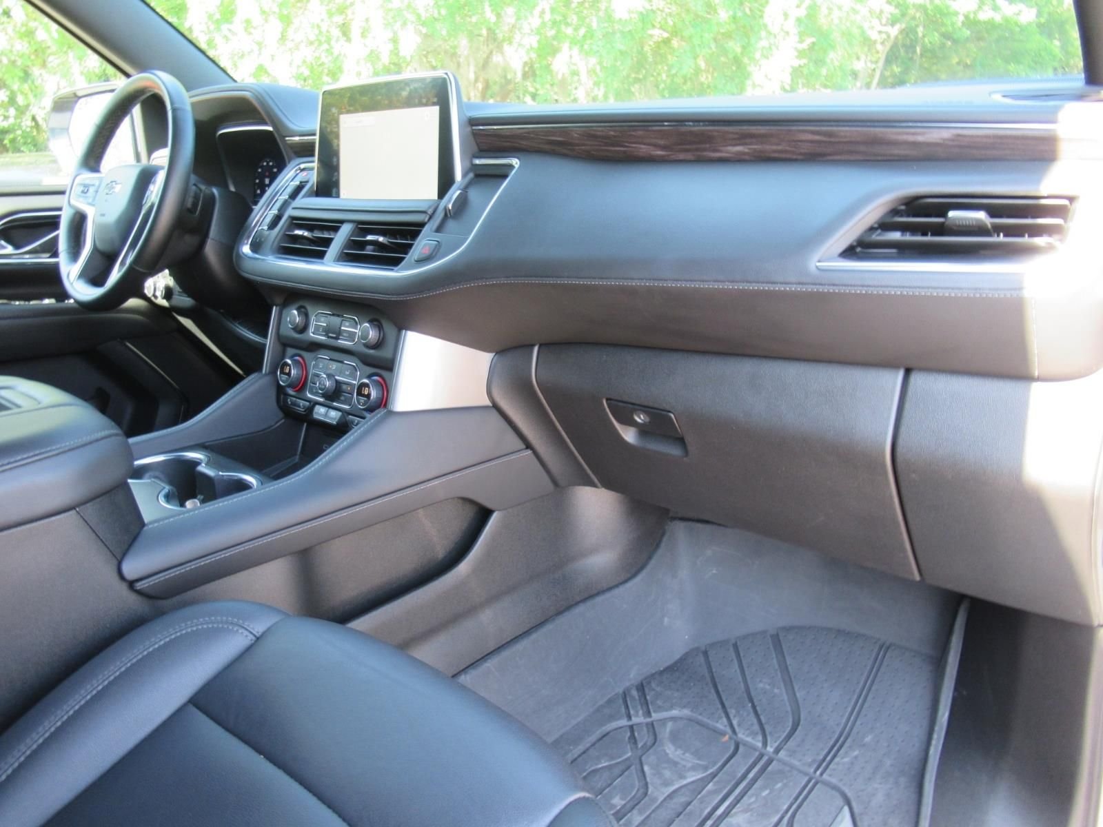 Used 2024 Gray Chevrolet Z71 image 11