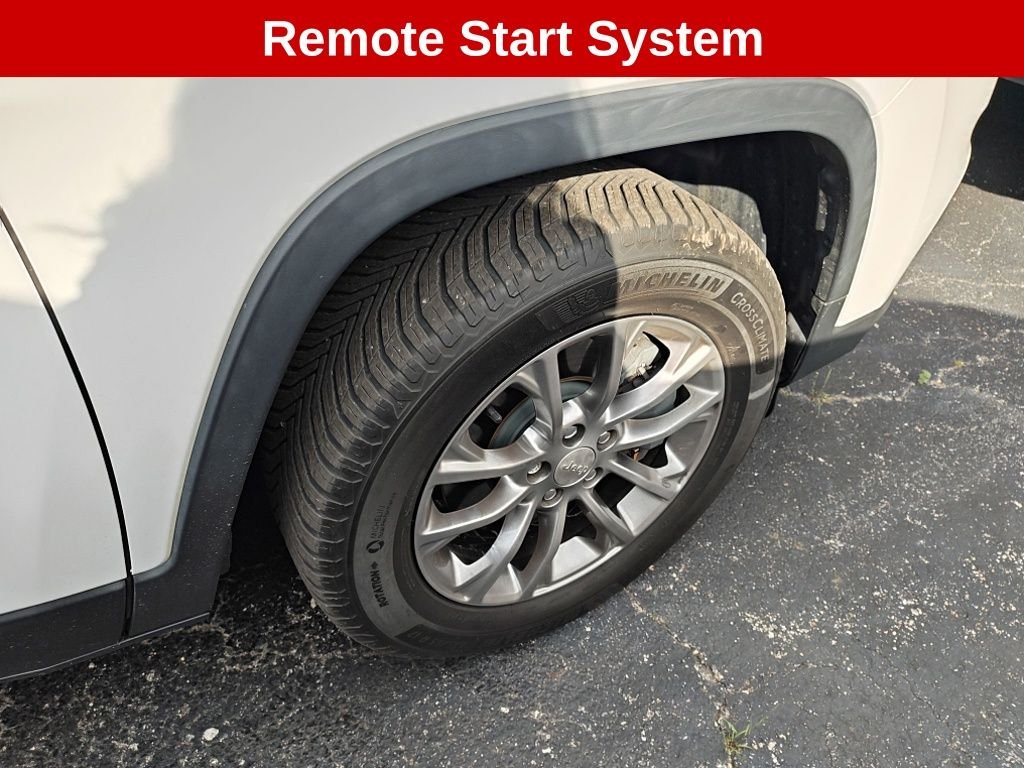 Used 2019 White Jeep Latitude Plus image 13