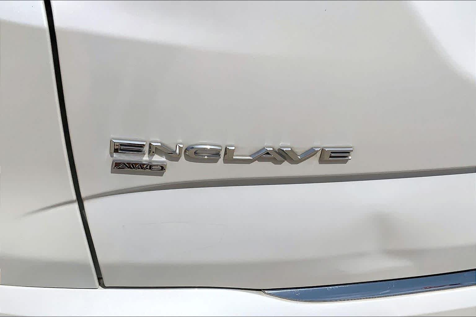 Used 2021 White Frost Tricoat Buick Avenir image 29