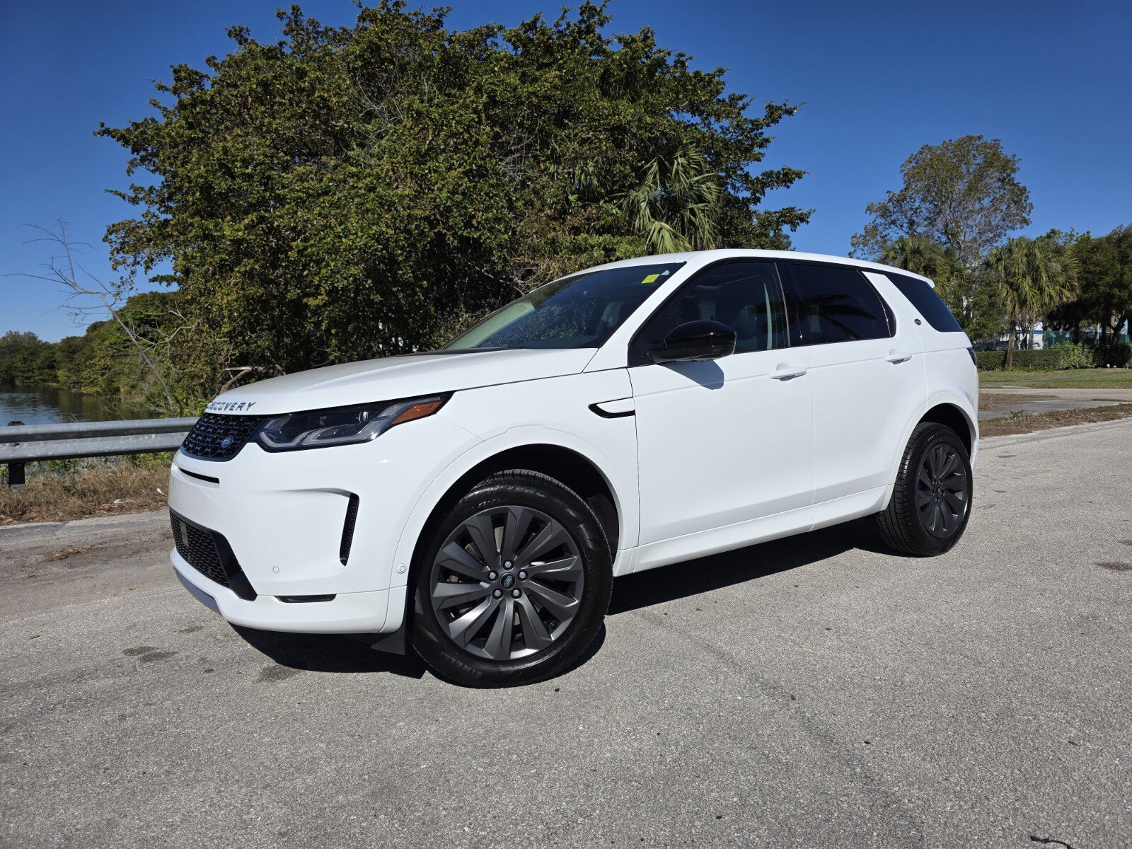 2025 Land Rover Discovery Sport S