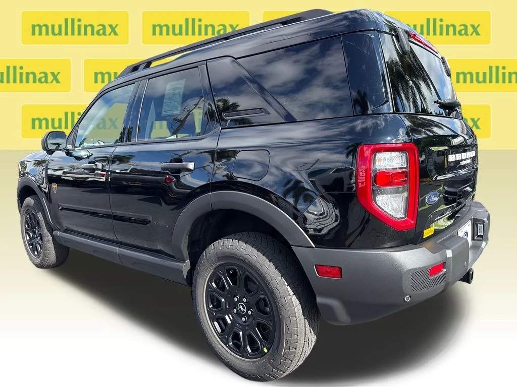 New 2025 Black Ford Badlands image 4
