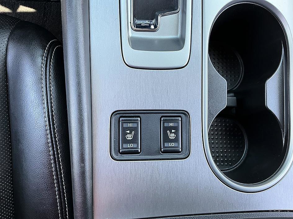 Used 2019 Pearl White Tricoat Nissan SL image 21