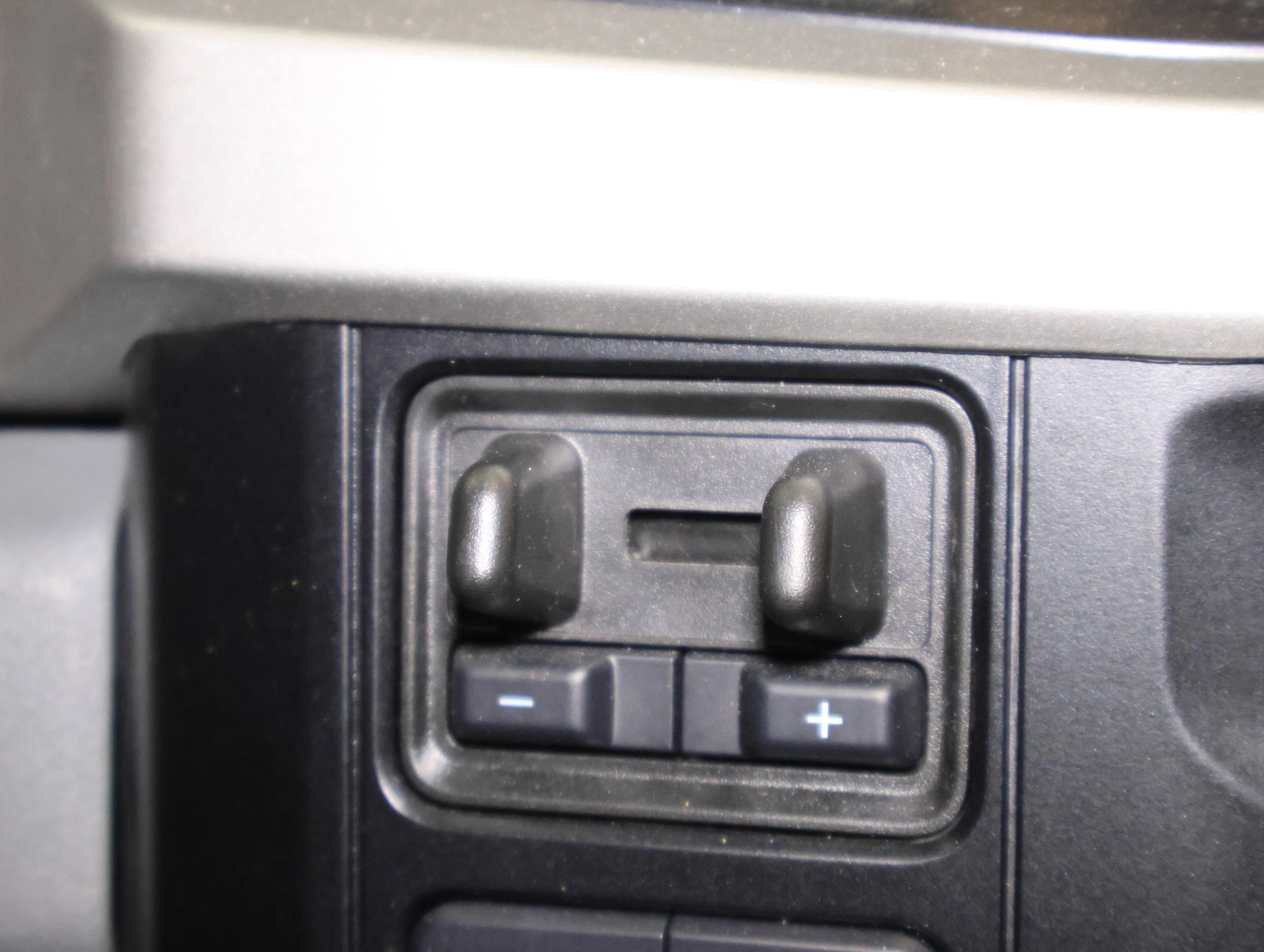 Used 2024 Agate Black Metallic Ford XLT image 42