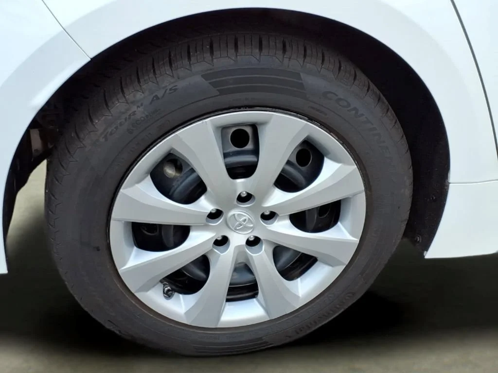 Used 2021 White Toyota LE image 32