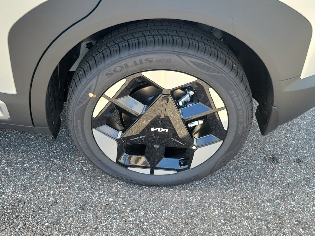 New 2027 Ivory Silver Kia EX image 39