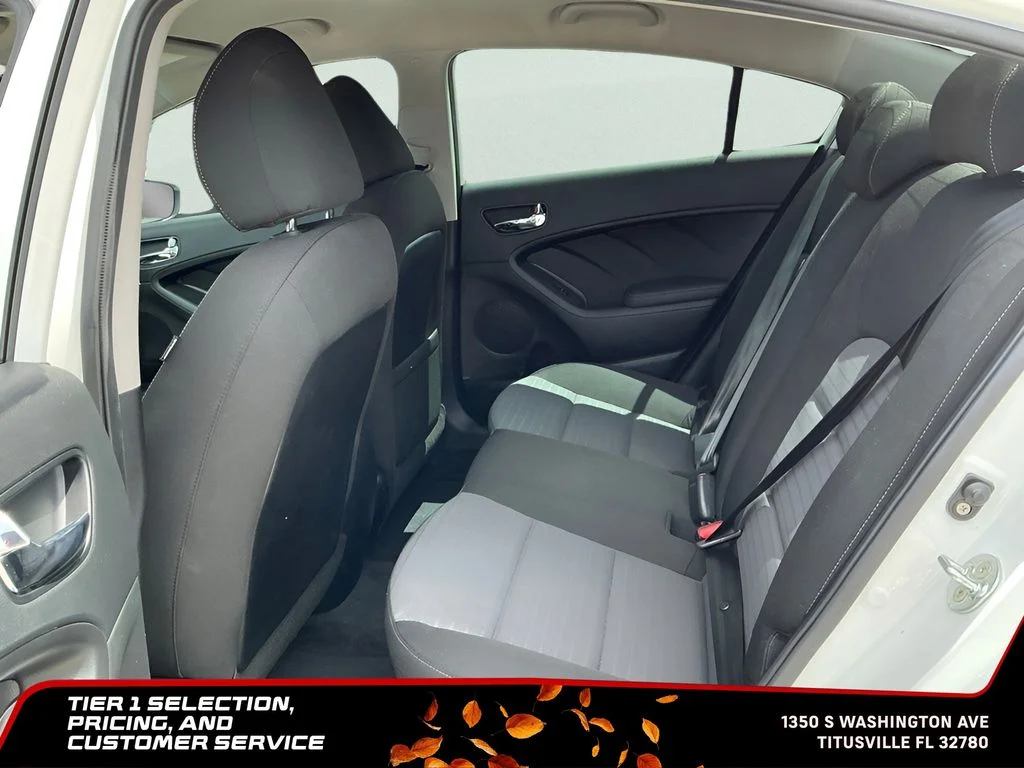 Used 2017 White Kia S image 23