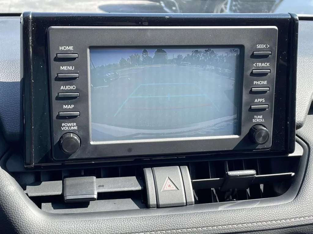 Used 2019  Toyota XLE image 23