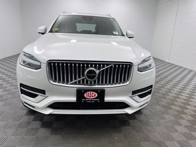 Used 2024 White Volvo T8 Plus Bright Theme 7 Passenger image 3