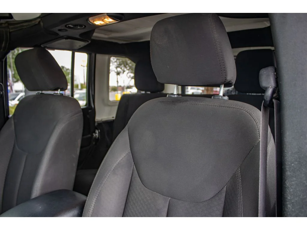 Used 2018 Granite Crystal Metallic Clearcoat Jeep Sport S image 29