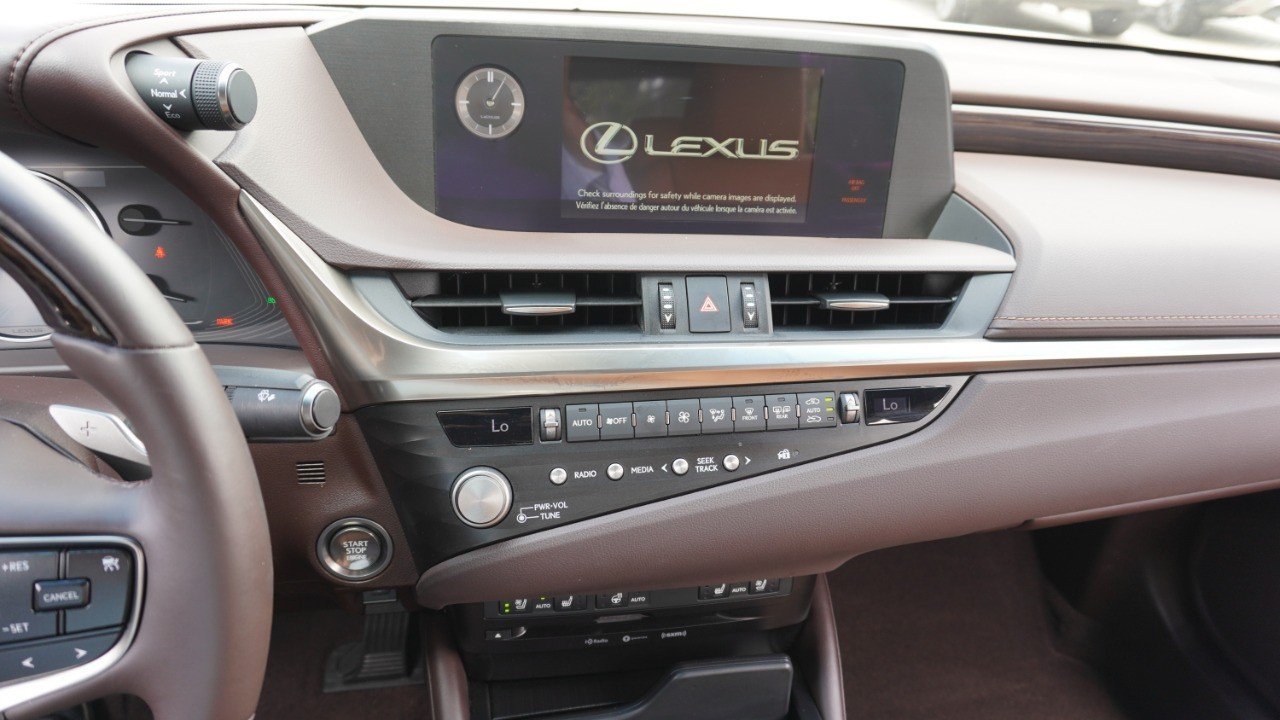 Certified Used 2021 White Lexus ES 350 image 17