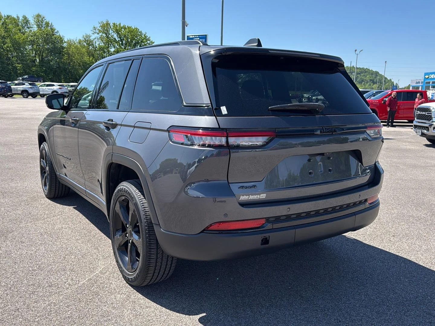 Used 2023 Baltic Gray Metallic Clearcoat Jeep Altitude image 17