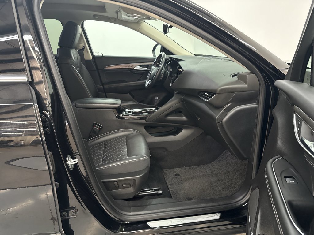 Used 2023 Ebony Twilight Metallic Buick Avenir image 18