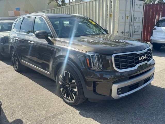 Certified Used 2023 Green Kia SX-Prestige image 10