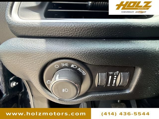 Used 2024 Blue Chrysler Touring L image 18