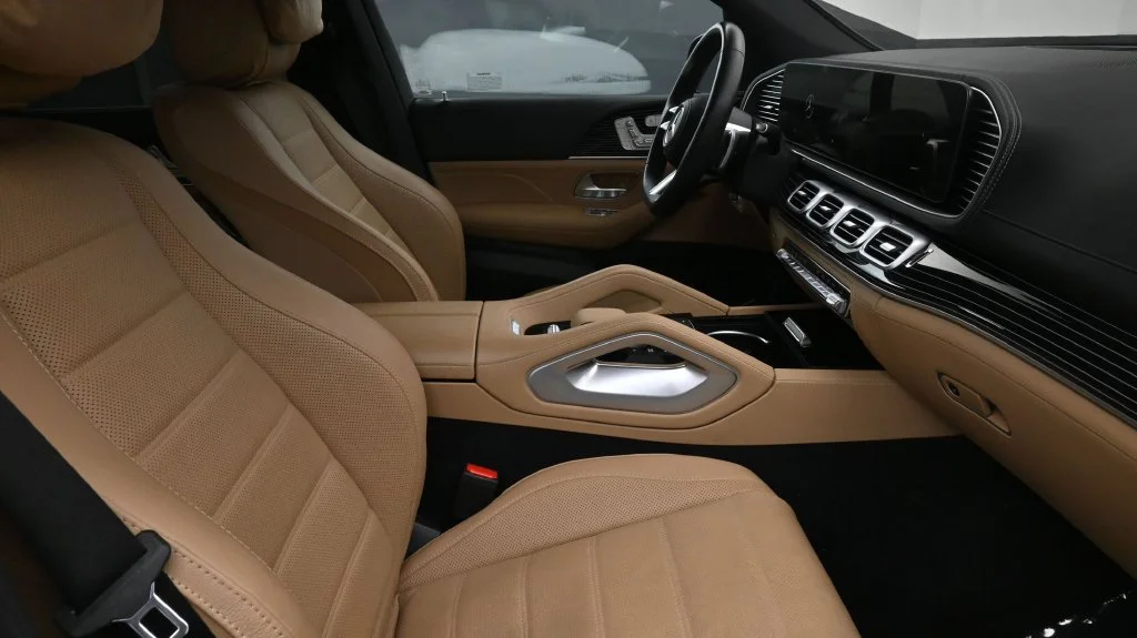 Used 2025  Mercedes-Benz GLS 450 image 2