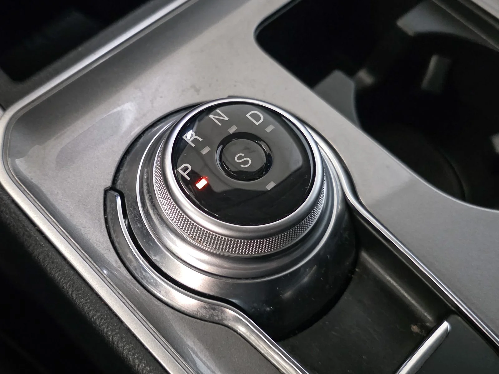 Used 2024 Agate Black Metallic Ford SEL image 27