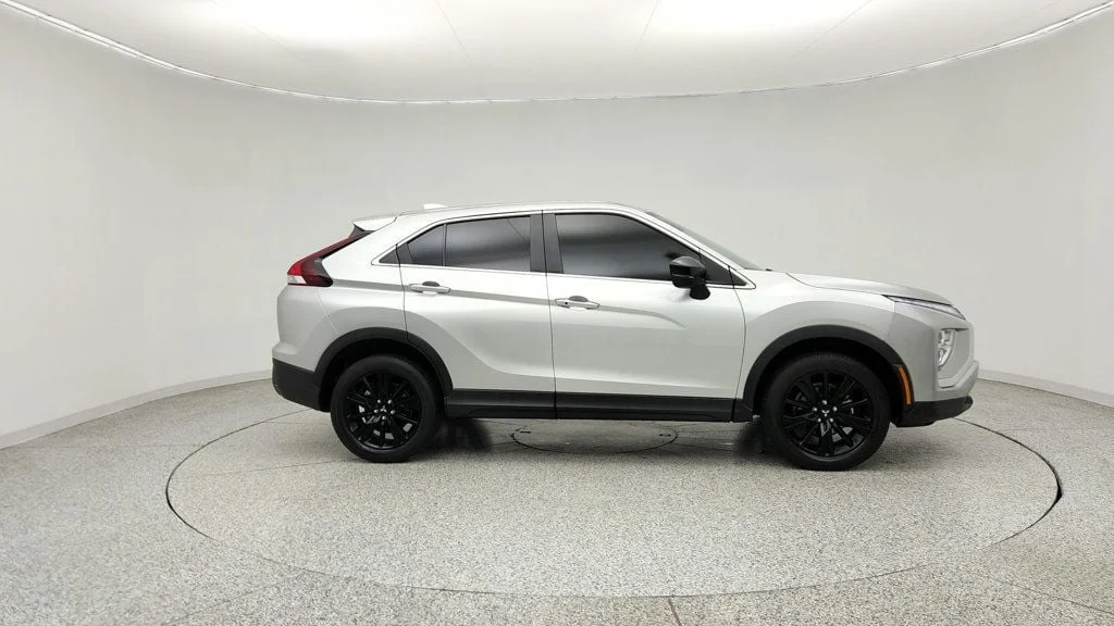 Used 2025 Alloy Silver Metallic Mitsubishi LE S-AWC image 4