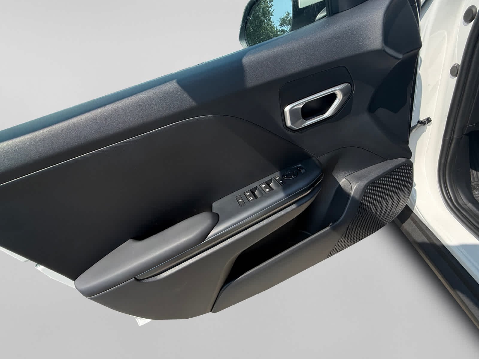New 2026 Snow White Pearl Kia LXS image 10