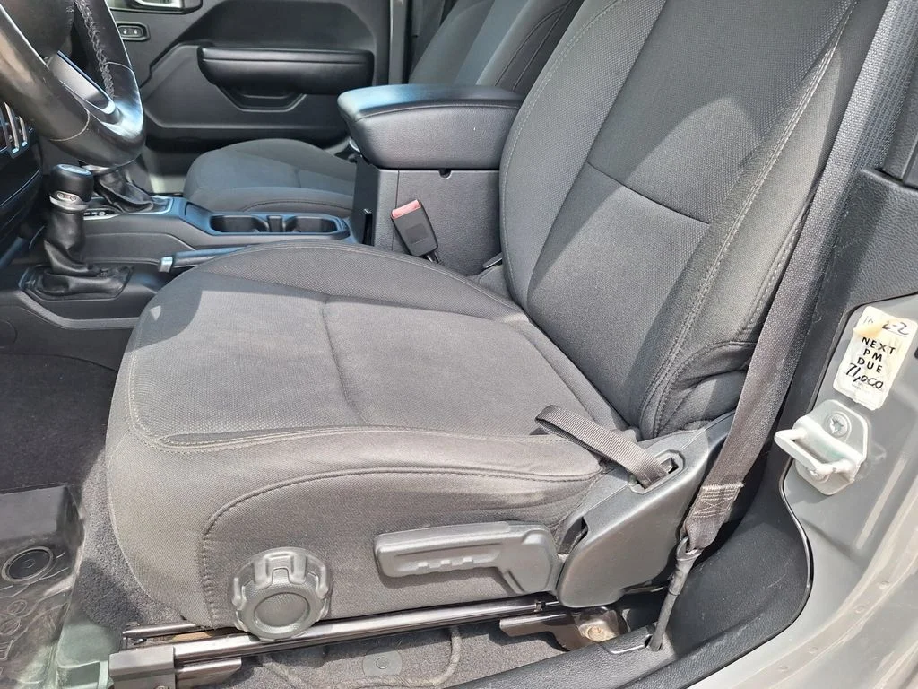 Used 2020 Gray Jeep Sport S image 10