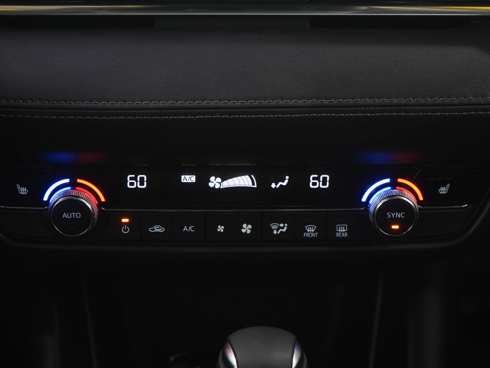 Used 2018 Snowflake White Pearl Mica Mazda Touring image 17