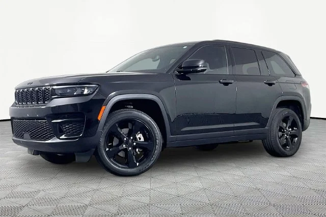 Used 2024 Black Jeep Altitude image 1