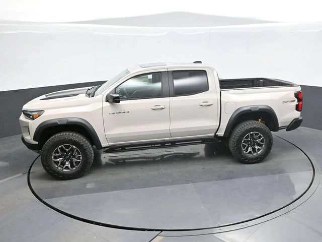 2026 Chevrolet Colorado ZR2 - Photo 12