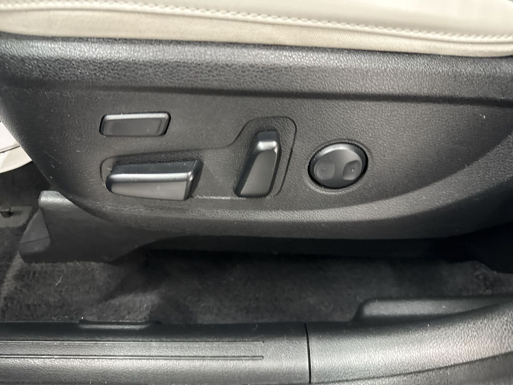 Used 2022 Grey Kia SX image 13