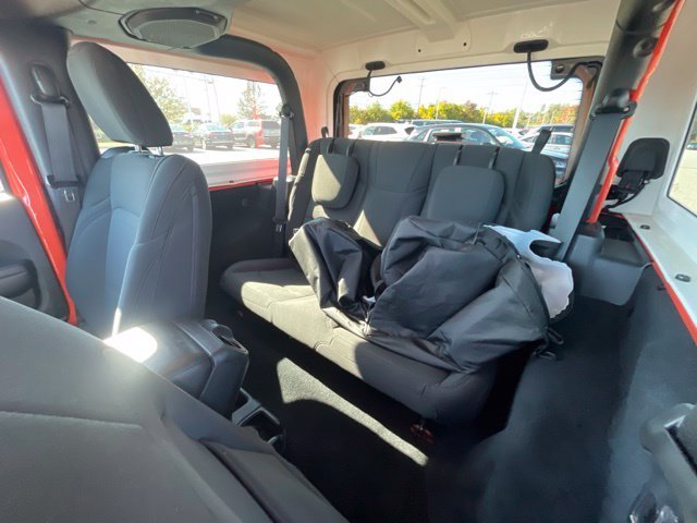 Used 2020 Punkn Metallic Clearcoat Jeep Sport S image 25