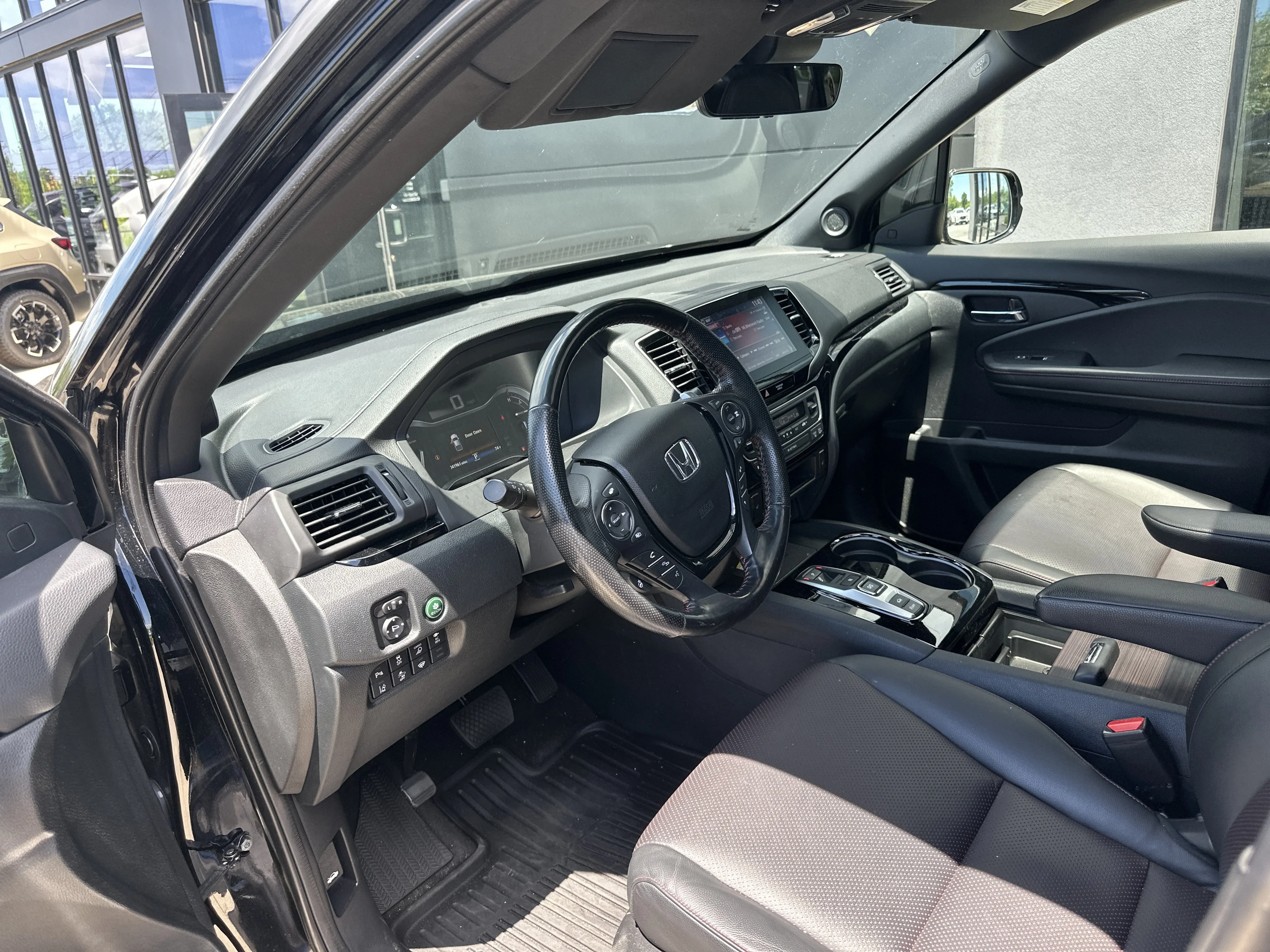 Used 2022 Crystal Black Pearl Honda Black Edition image 4
