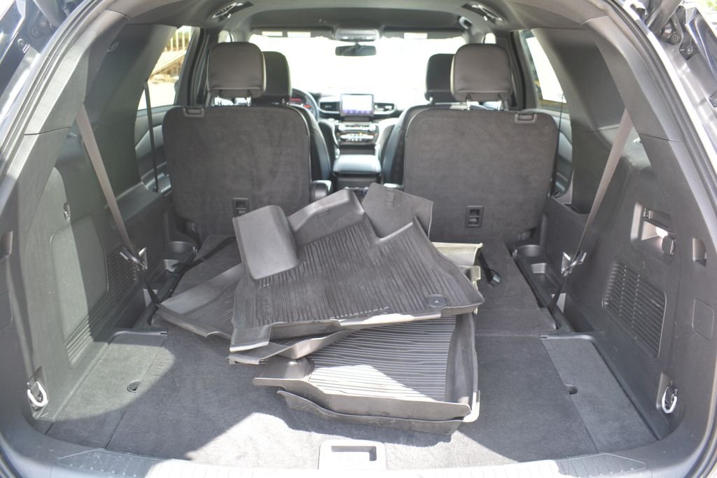 Used 2023 Gray Ford ST-Line image 25