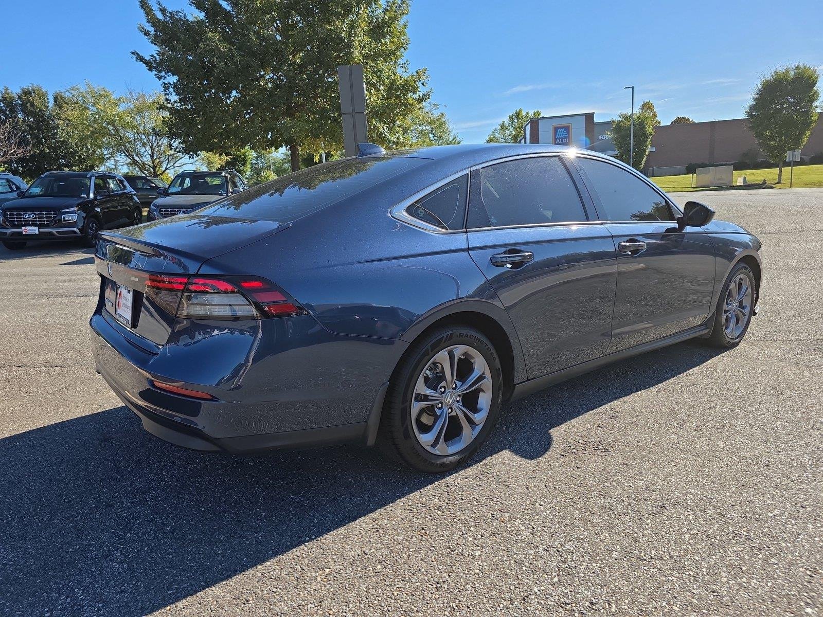 Used 2024 Canyon River Blue Metallic Honda EX image 7