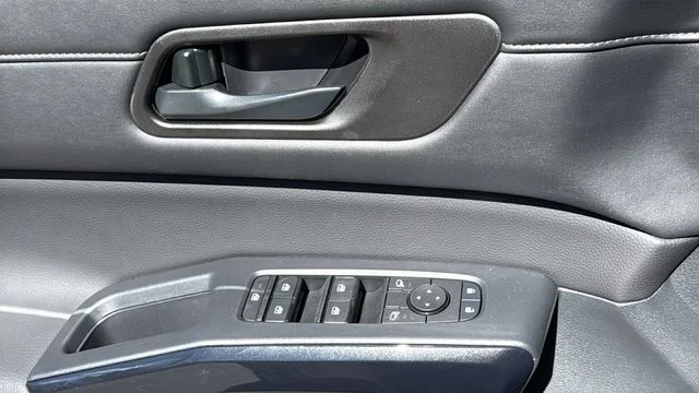 2026 Nissan Pathfinder SV - Photo 22