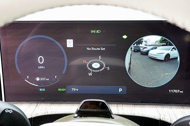 Used 2025 White Hyundai Calligraphy image 40