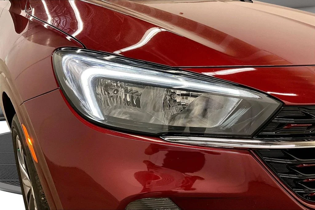 Used 2023 Red Buick Select image 31