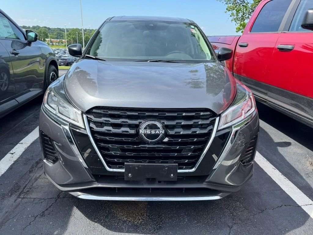 Used 2024 Gray Nissan S image 2