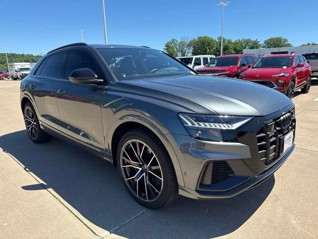 2022 Audi SQ8 Prestige's photo