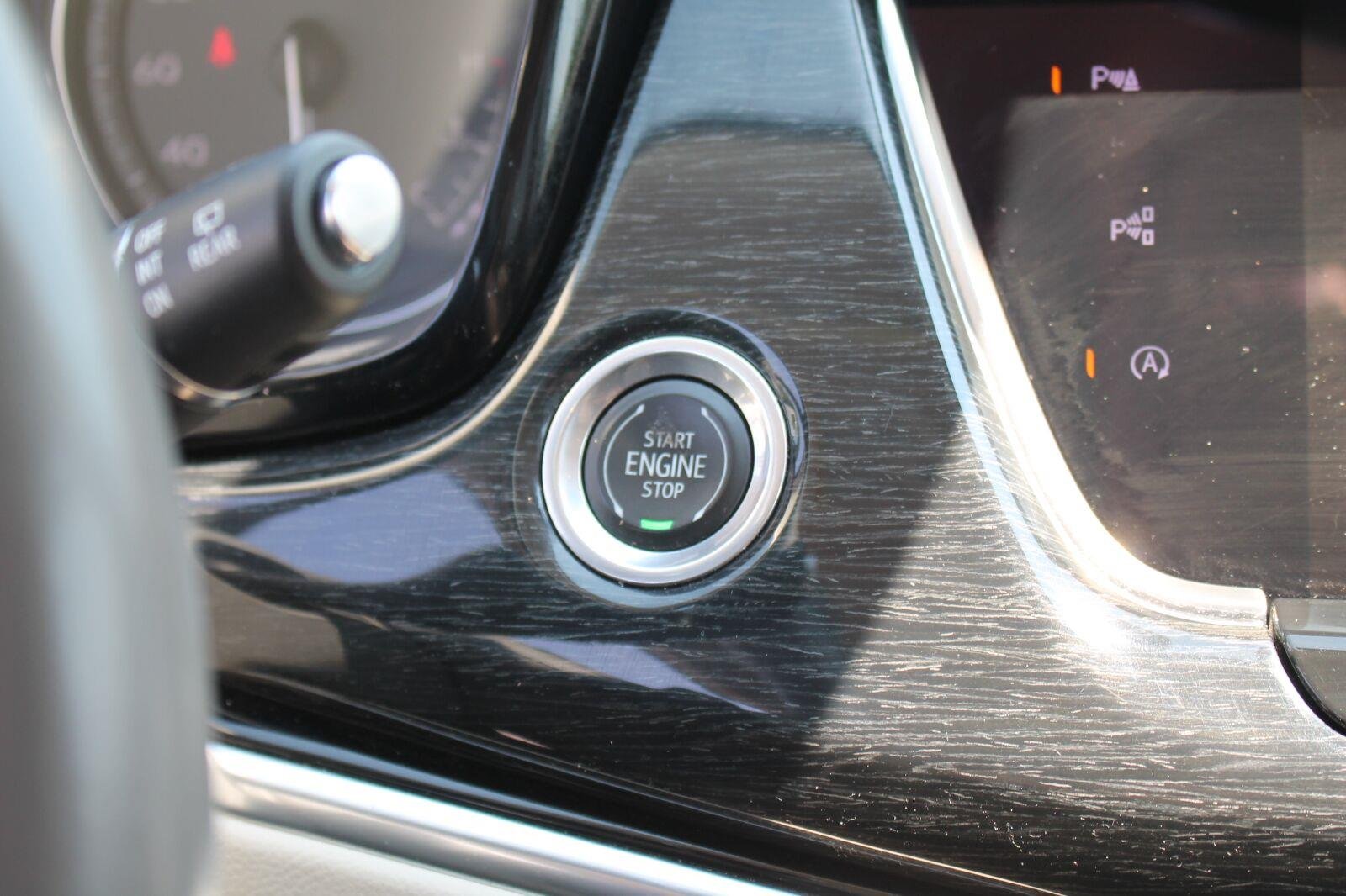 Used 2022 Latte Metallic Cadillac Premium Luxury image 20
