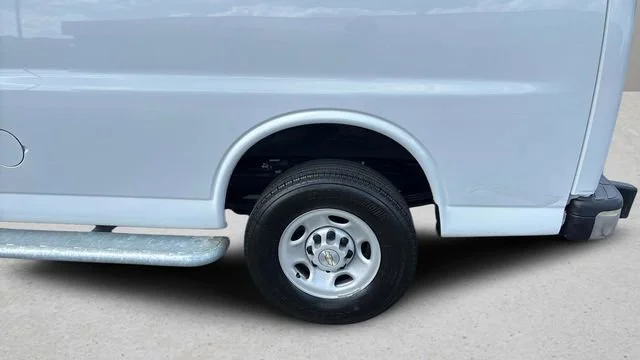 Used 2024 Summit White Chevrolet WT image 33