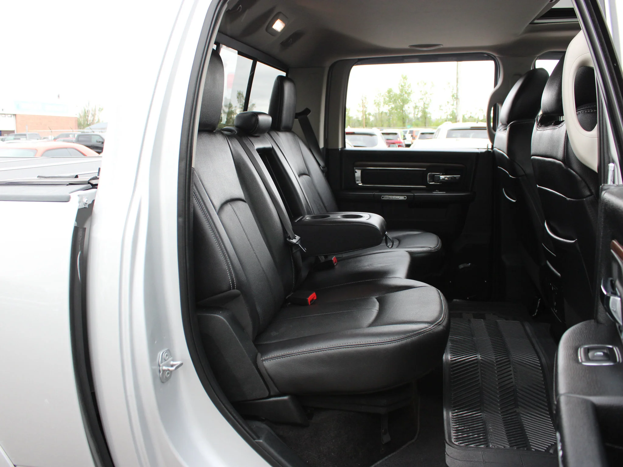 Used 2018 Silver RAM Laramie * HEMI V8 | 3M PPF | Alpine | Apple CarPlay | Tonneau Cover | Sunroof | Heated Seats image 19