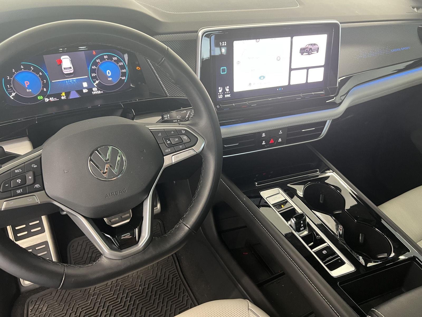 2025 Volkswagen Atlas Cross Sport SEL Premium R-LINE - Photo 19