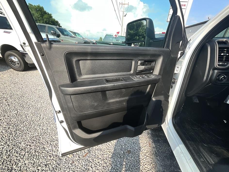 New 2026 Bright White Clearcoat RAM Tradesman image 10