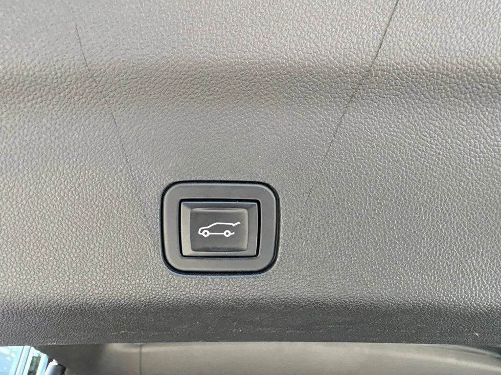 Used 2022 Black Chevrolet LT image 10